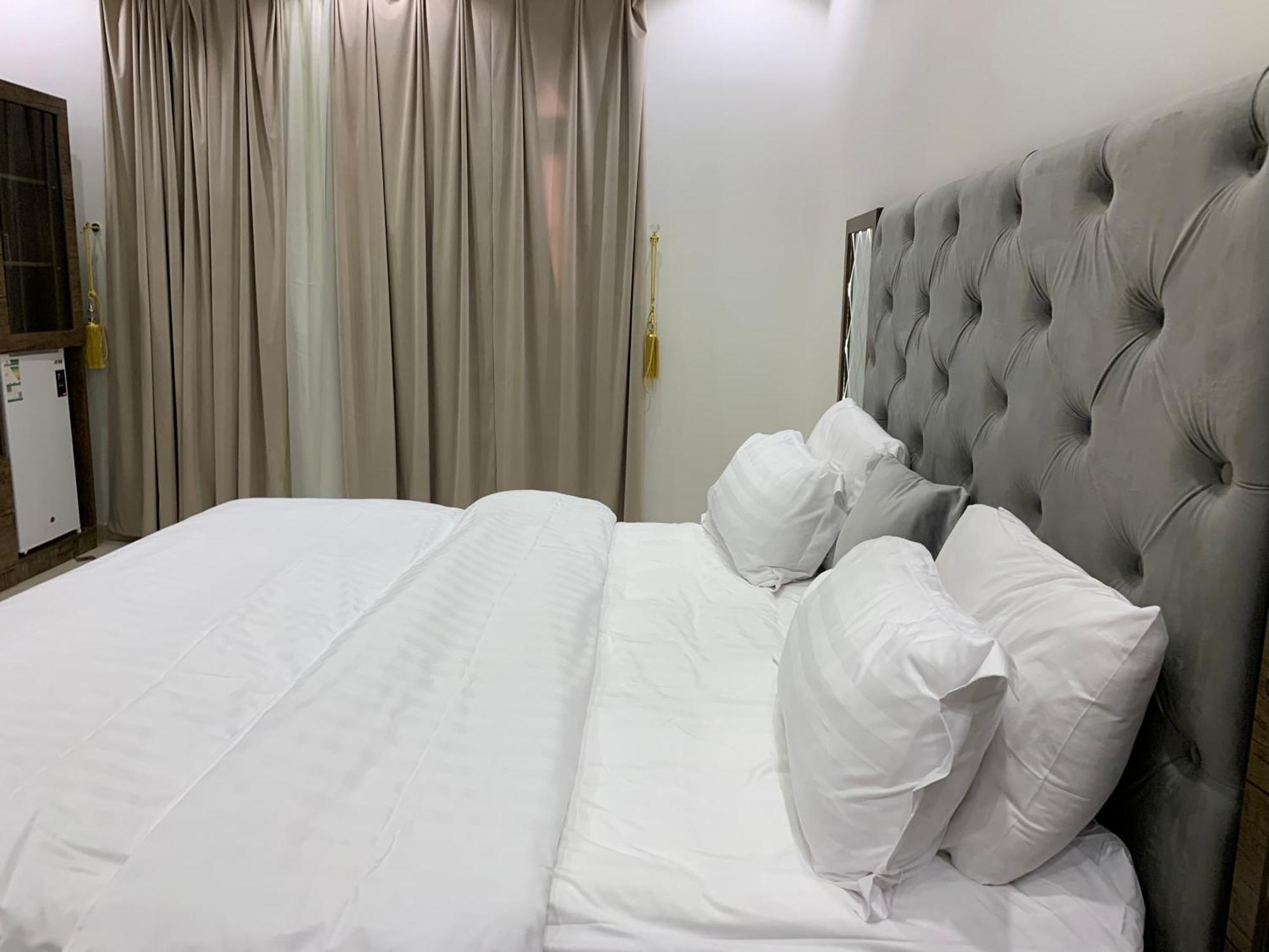 Friday Suites العلا المظهر الخارجي الصورة