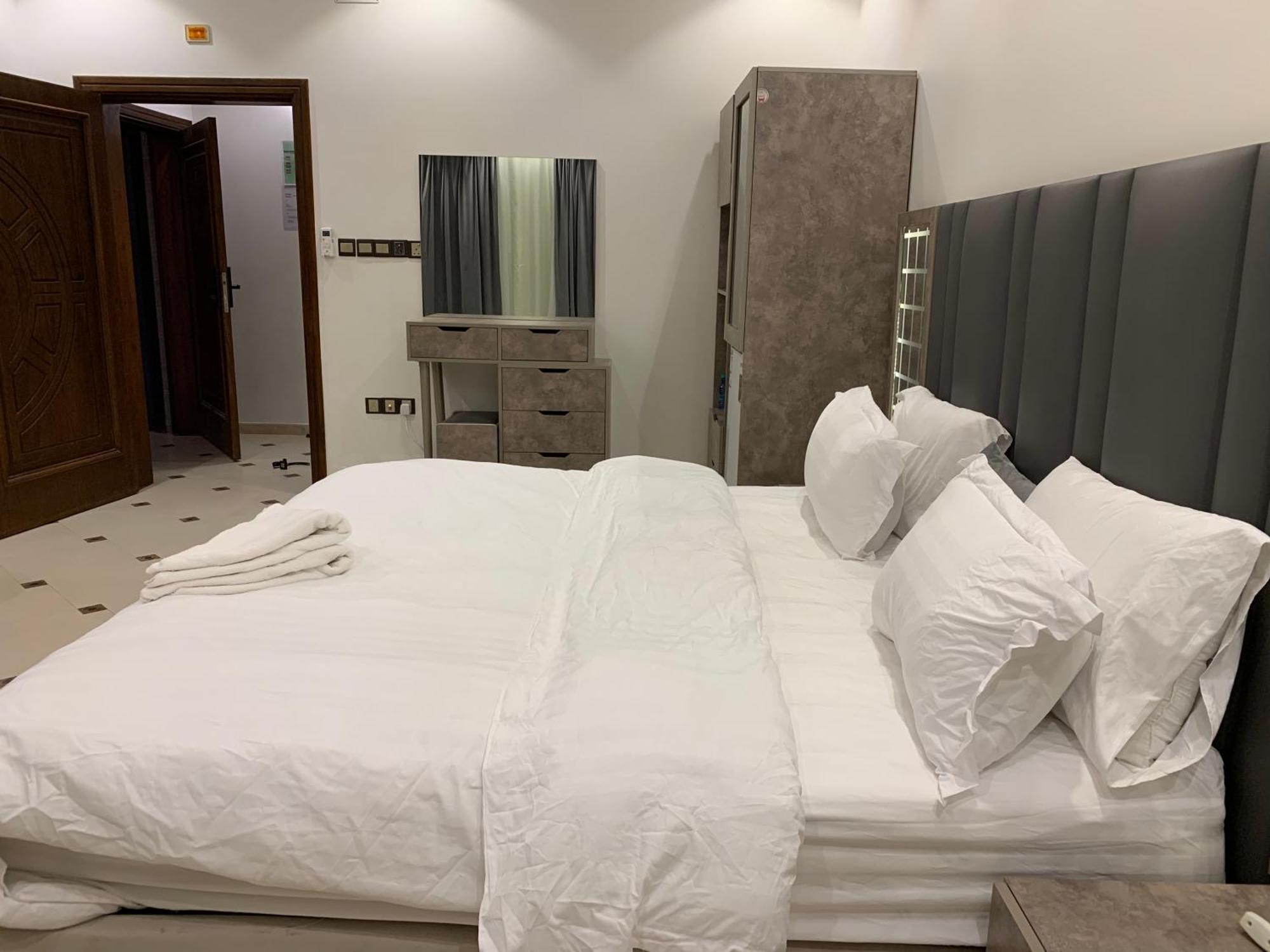 Friday Suites العلا المظهر الخارجي الصورة