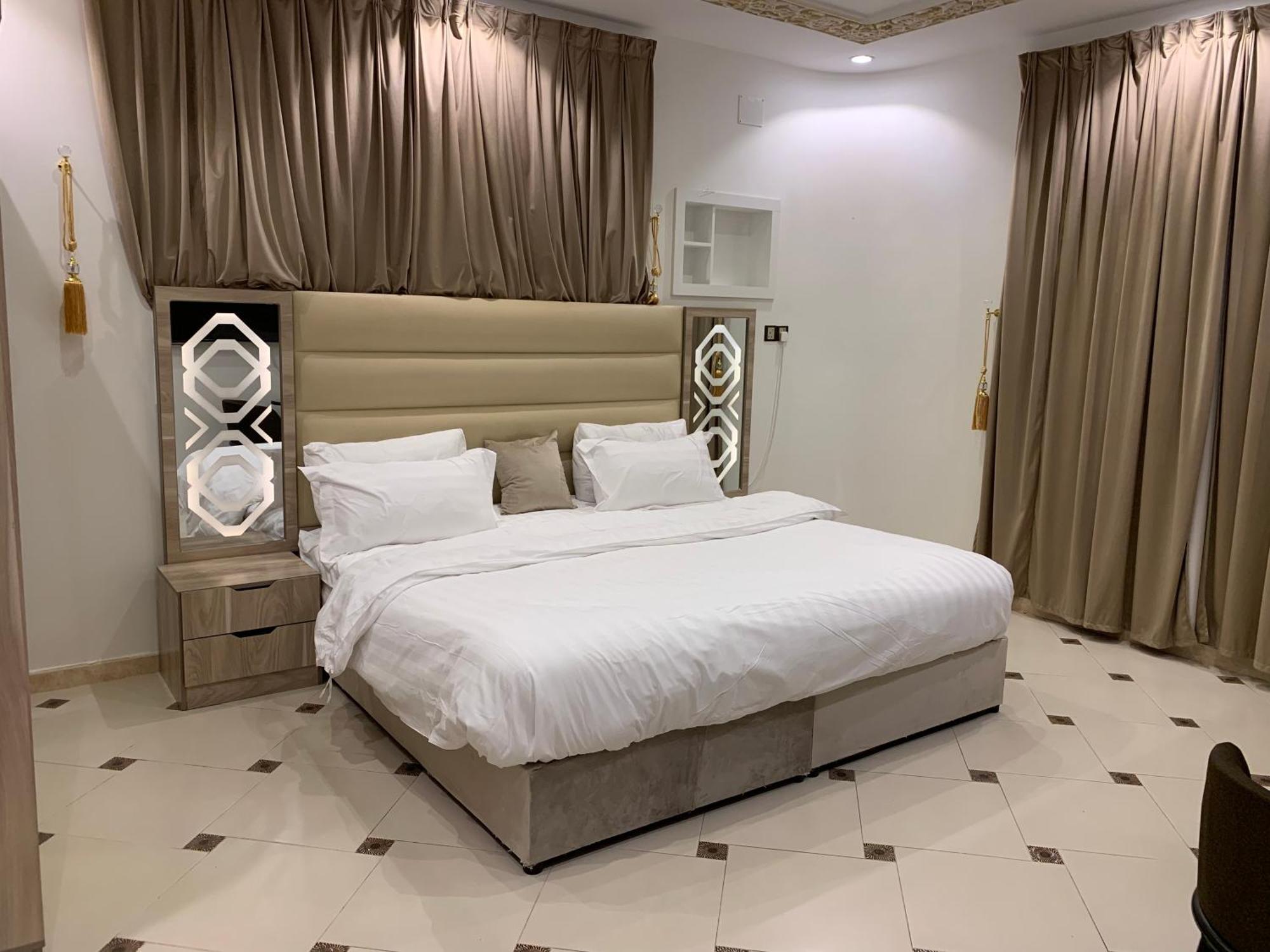 Friday Suites العلا المظهر الخارجي الصورة